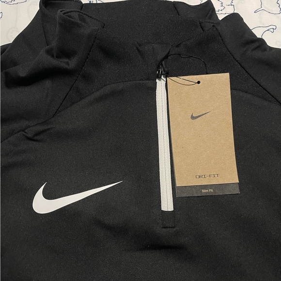 Nike Black Long Sleeve Athletic Top - Picture 5 of 5